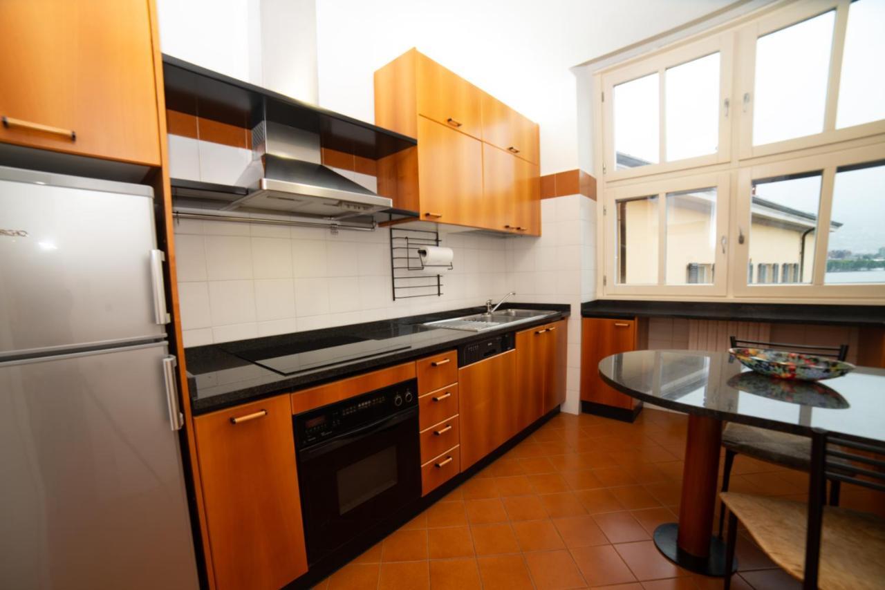 Little Marina Apartment Malgrate Exterior photo