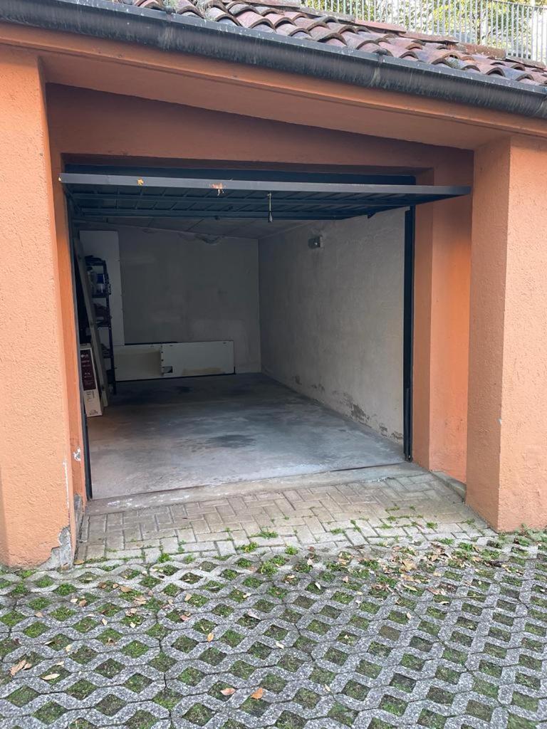 Little Marina Apartment Malgrate Exterior photo